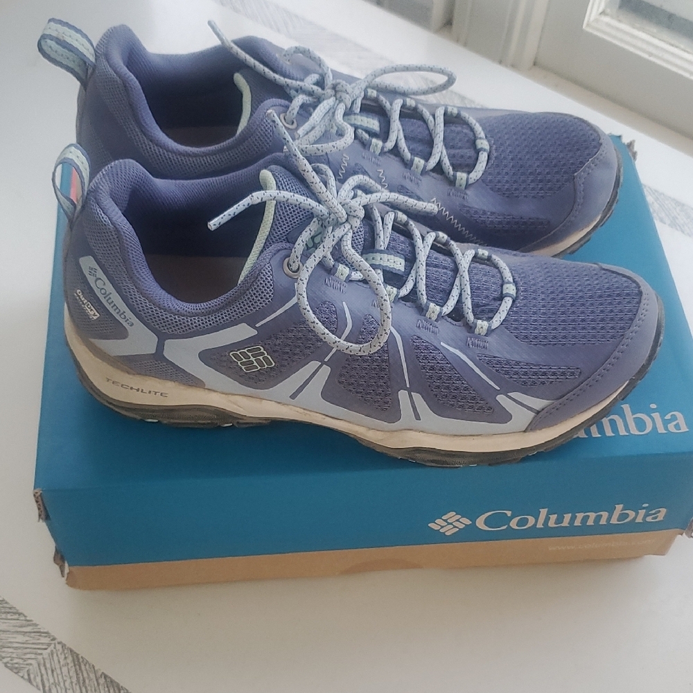 Columbia Blue Athletic Shoes with Cushioned Sole